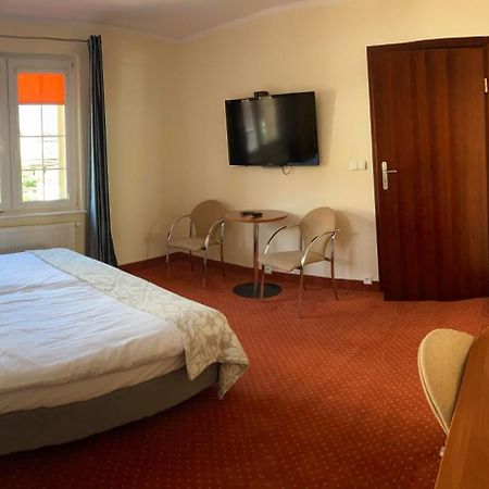 Hotel Gryf Koscierzyna Esterno foto