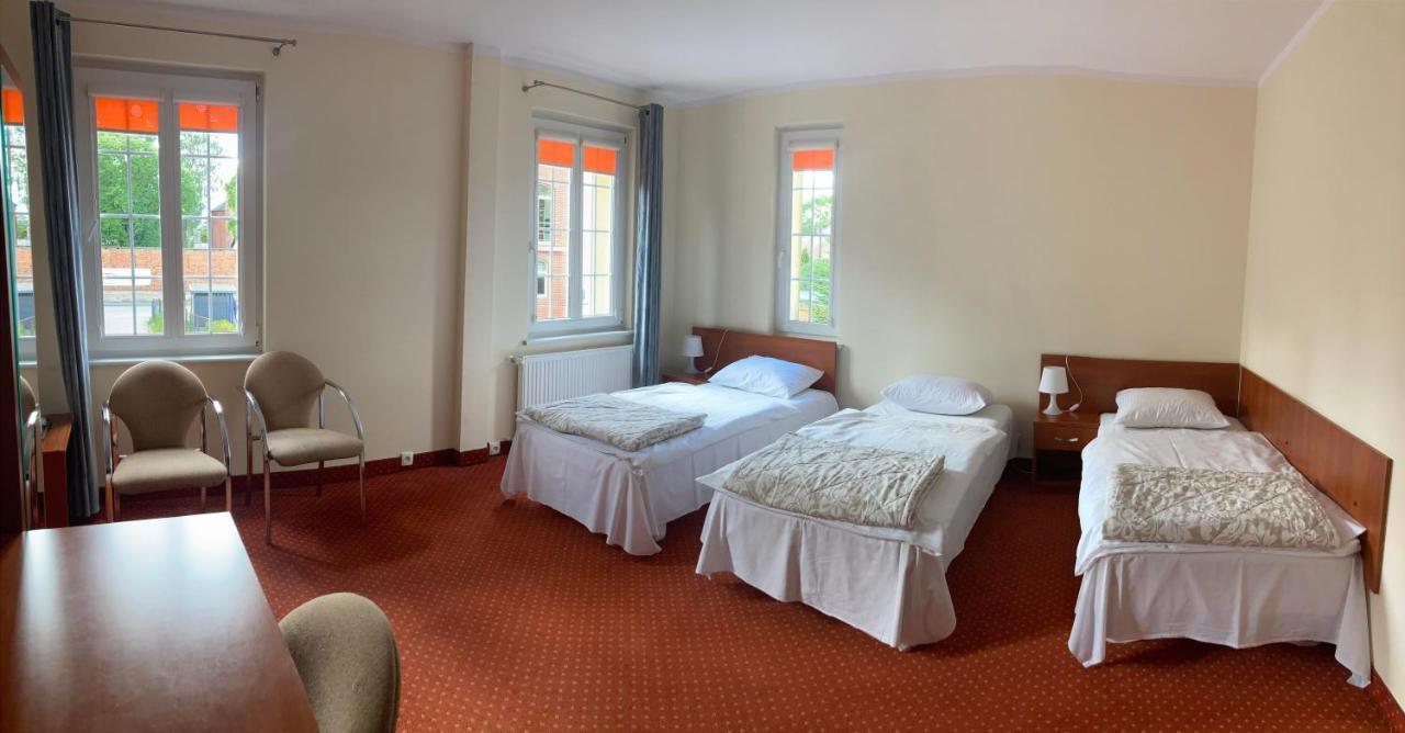 Hotel Gryf Koscierzyna Esterno foto