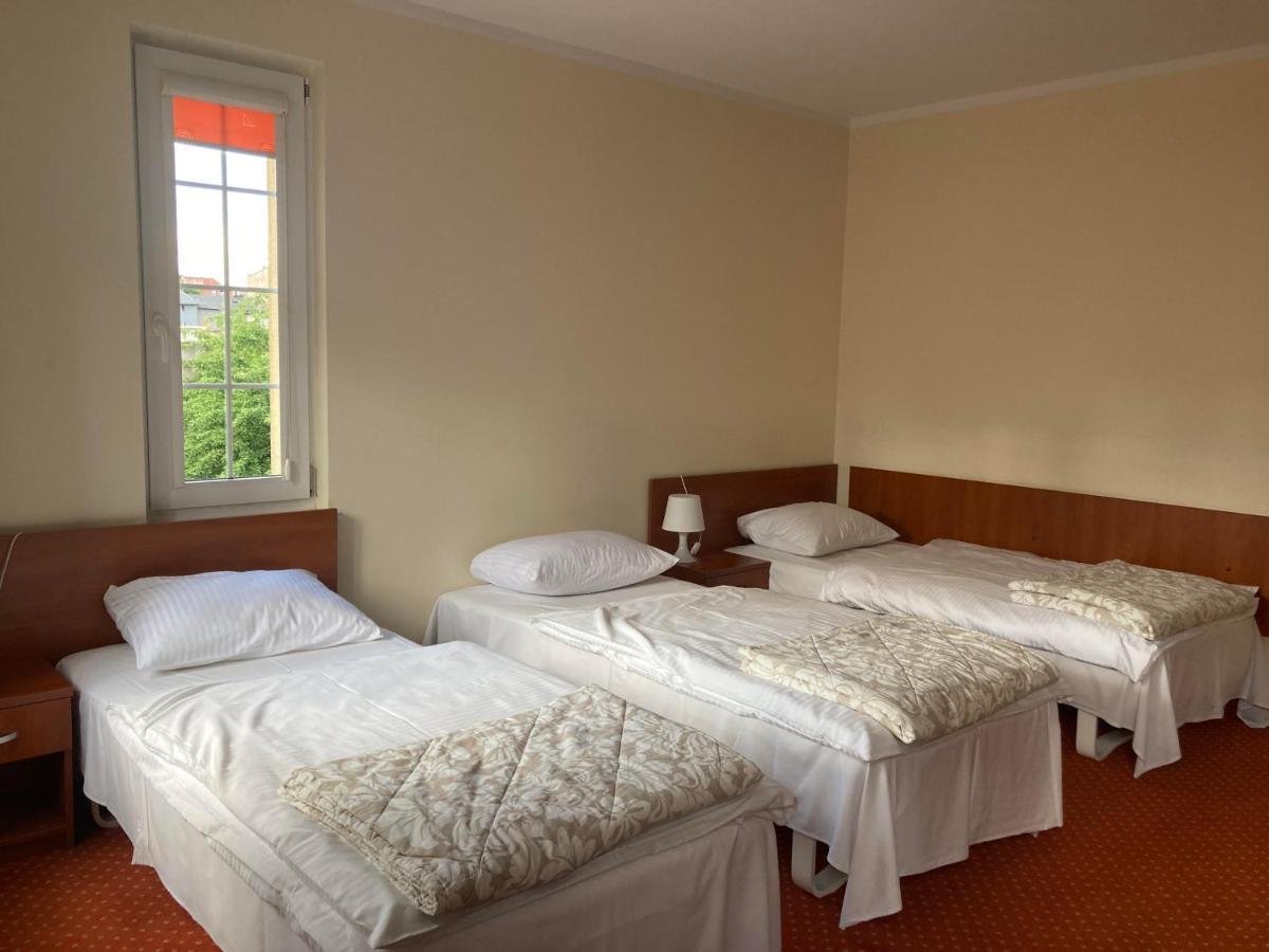 Hotel Gryf Koscierzyna Esterno foto