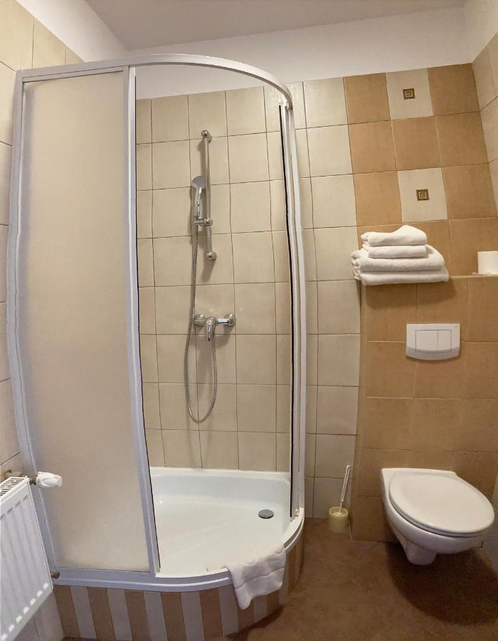 Hotel Gryf Koscierzyna Esterno foto