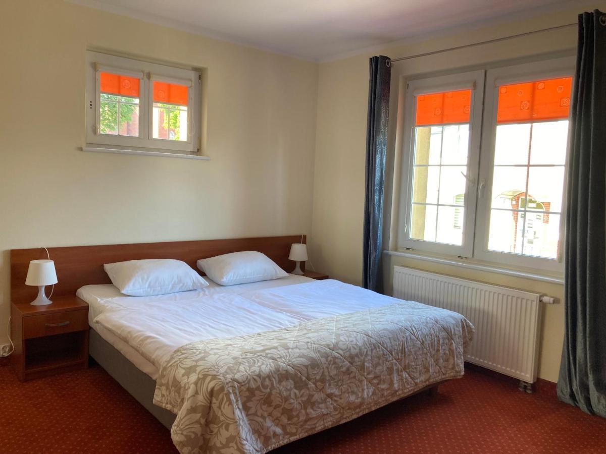 Hotel Gryf Koscierzyna Esterno foto