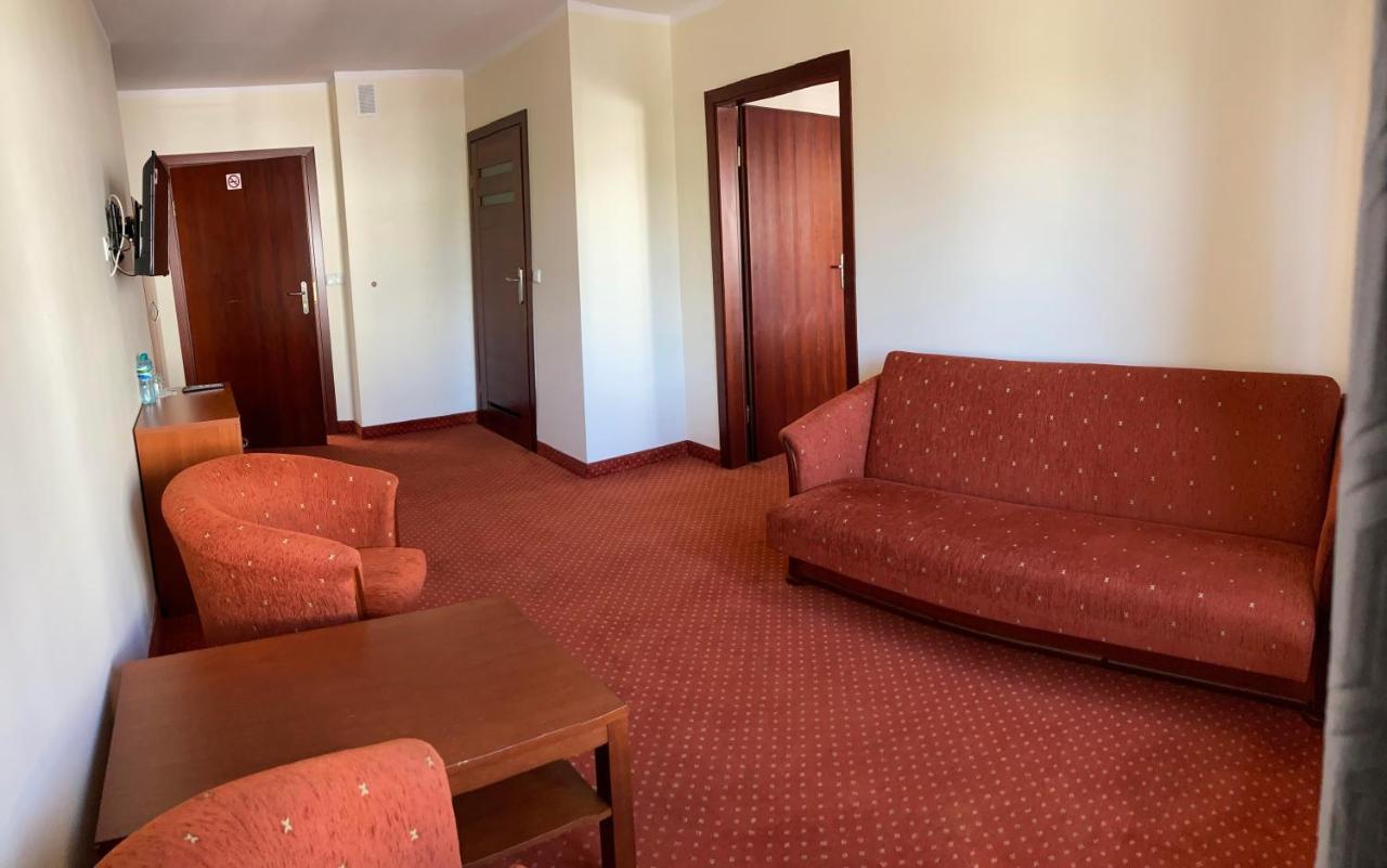 Hotel Gryf Koscierzyna Esterno foto