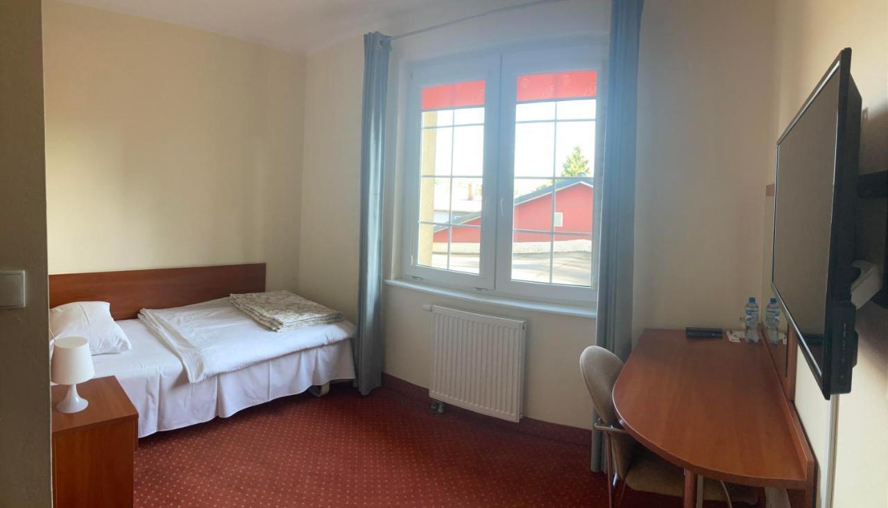 Hotel Gryf Koscierzyna Esterno foto