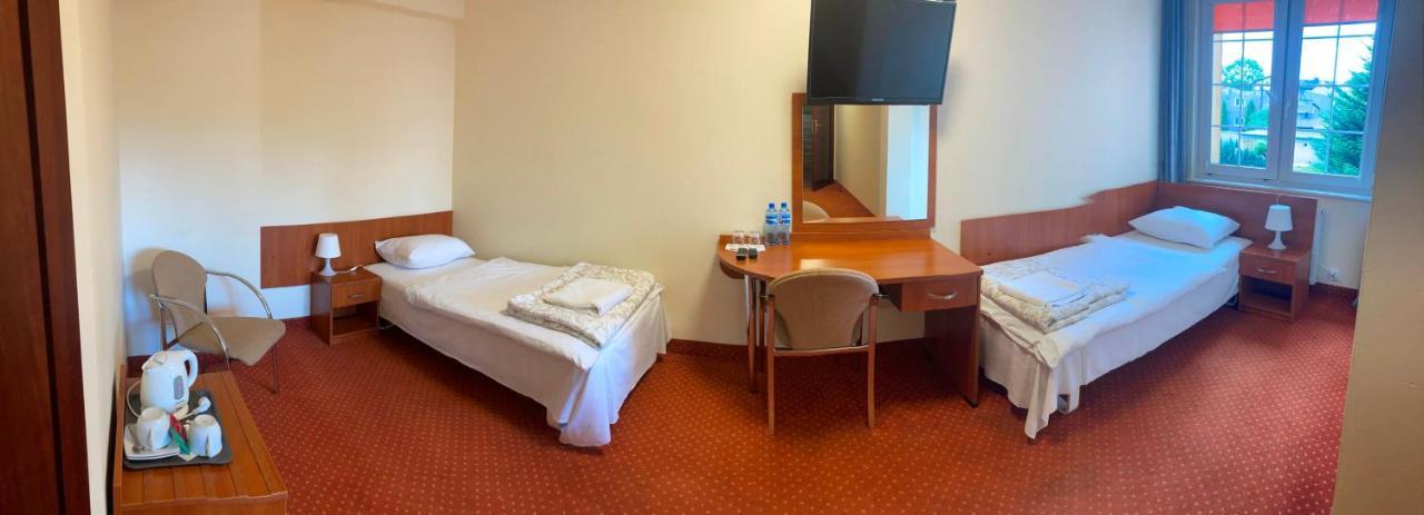 Hotel Gryf Koscierzyna Esterno foto