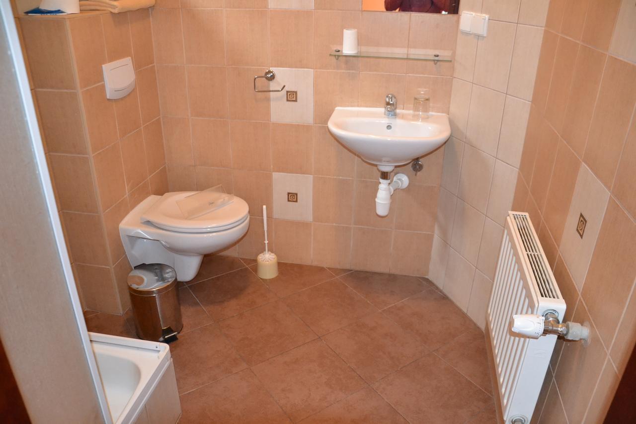 Hotel Gryf Koscierzyna Esterno foto