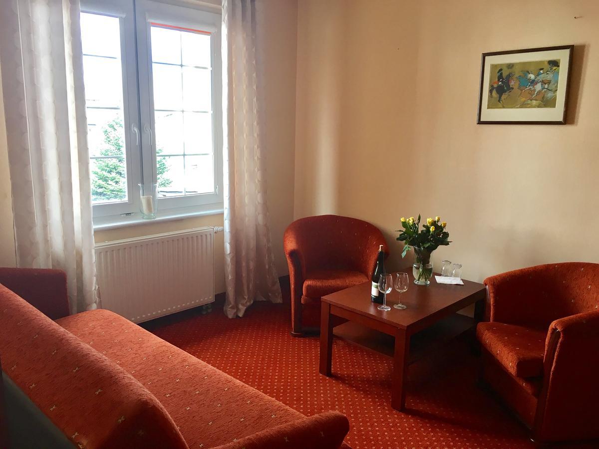 Hotel Gryf Koscierzyna Esterno foto
