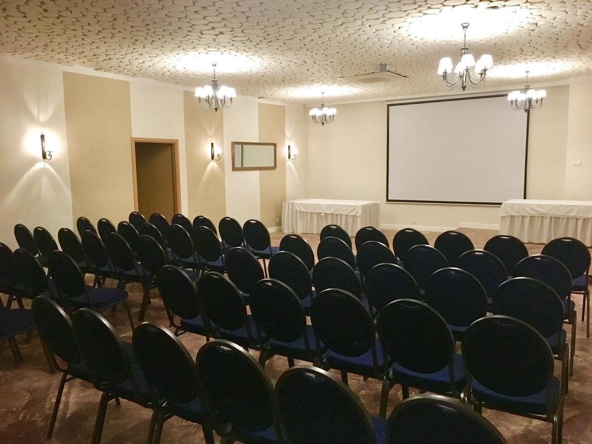 Hotel Gryf Koscierzyna Esterno foto